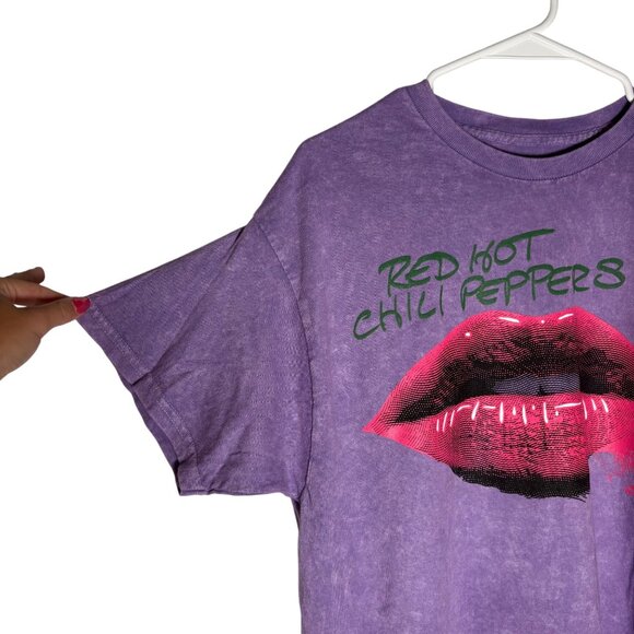 Red Hot Chili Peppers Band Tee Oversized Distressed Retro Purple Lips Size L NWO - Picture 2 of 4